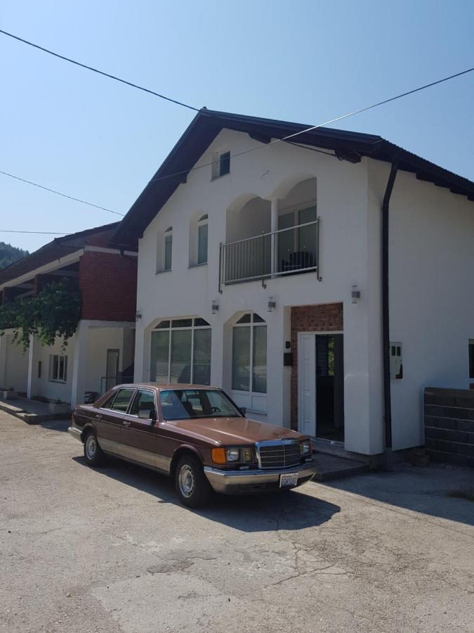 Vinac Guest House 亚伊采 外观 照片